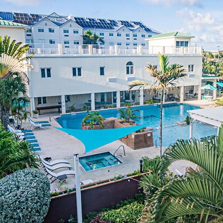 Seven Mile Beach Resort Джорджтаун Экстерьер фото