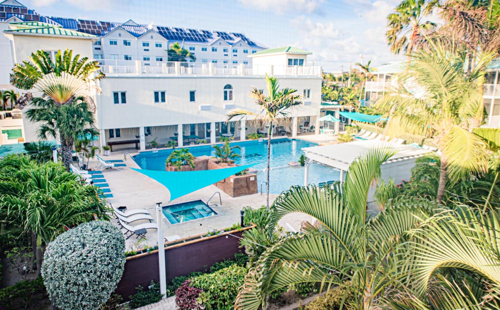 Seven Mile Beach Resort Джорджтаун Экстерьер фото