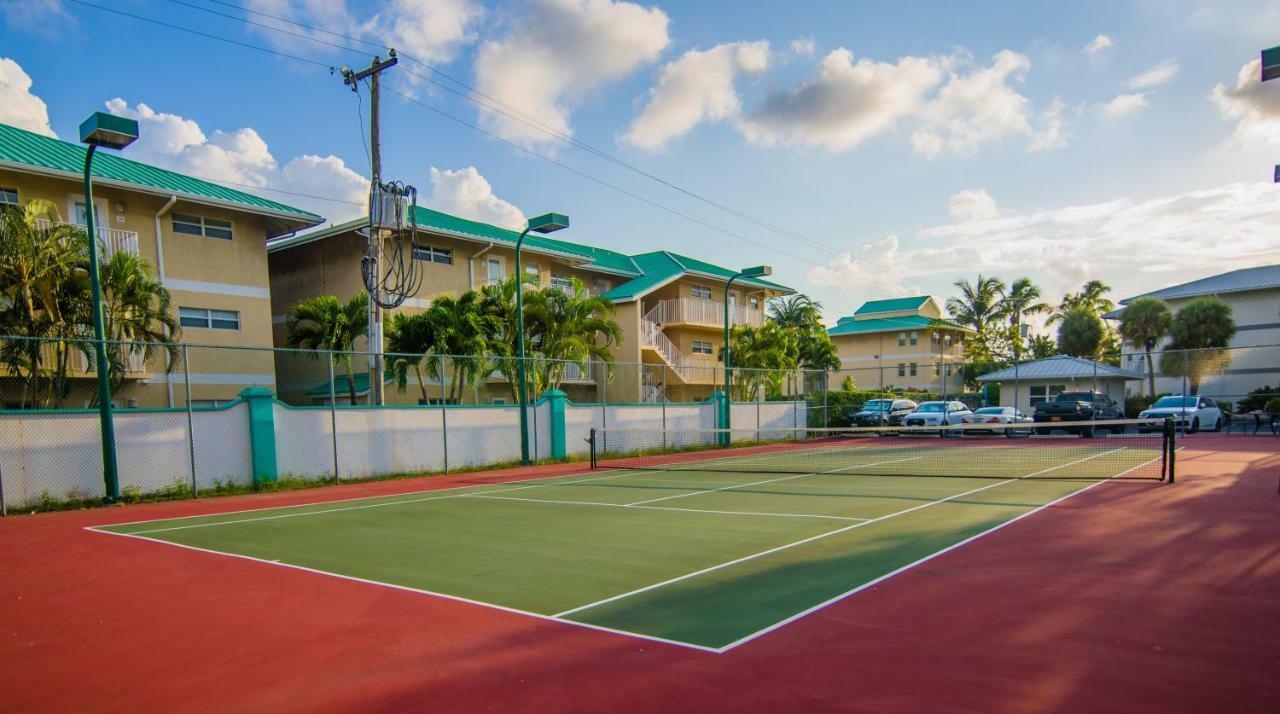 Seven Mile Beach Resort Джорджтаун Экстерьер фото