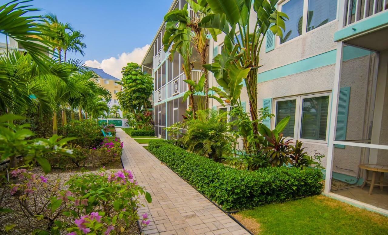 Seven Mile Beach Resort Джорджтаун Экстерьер фото